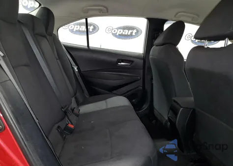 2021 Toyota Corolla Le z USA, uszkodzony, nr VIN 5YFEPMAE4MP184387